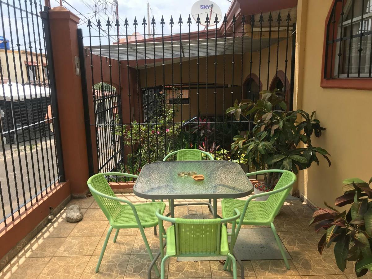 לינה וארוחת בוקר Desamparados  Casa Del Suizo מראה חיצוני תמונה