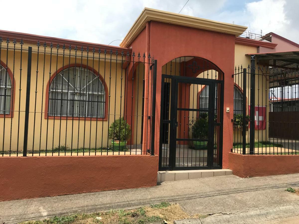 לינה וארוחת בוקר Desamparados  Casa Del Suizo מראה חיצוני תמונה