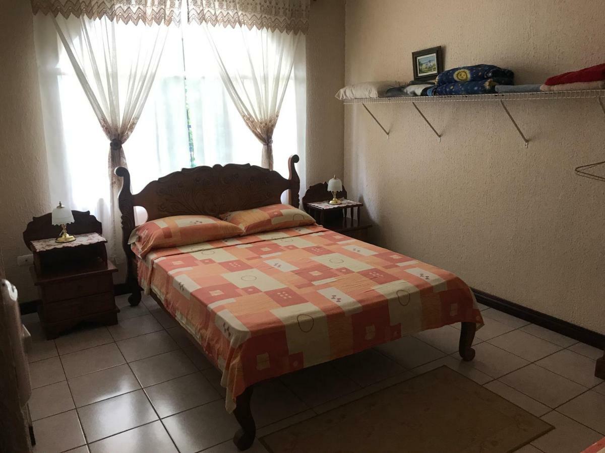 לינה וארוחת בוקר Desamparados  Casa Del Suizo מראה חיצוני תמונה